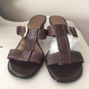 Anne Klein slip on sandles